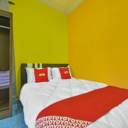 Oyo 90744 Bari Indah Beach Resort Kuala Terengganu Exterior foto