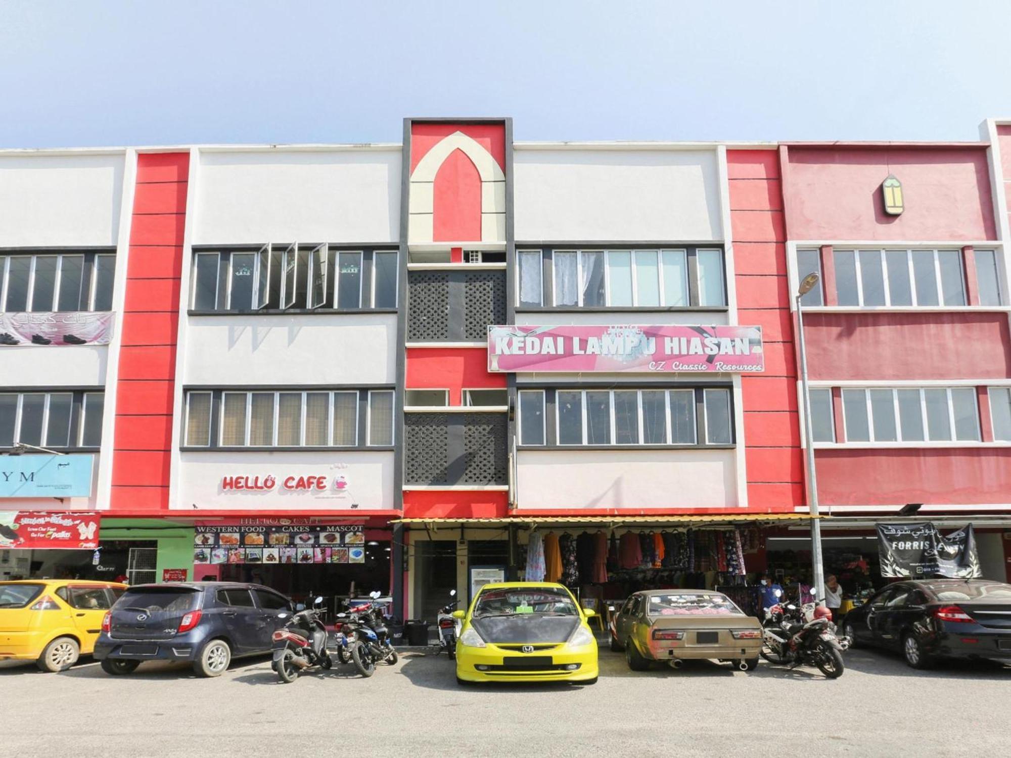 Oyo 90744 Bari Indah Beach Resort Kuala Terengganu Exterior foto